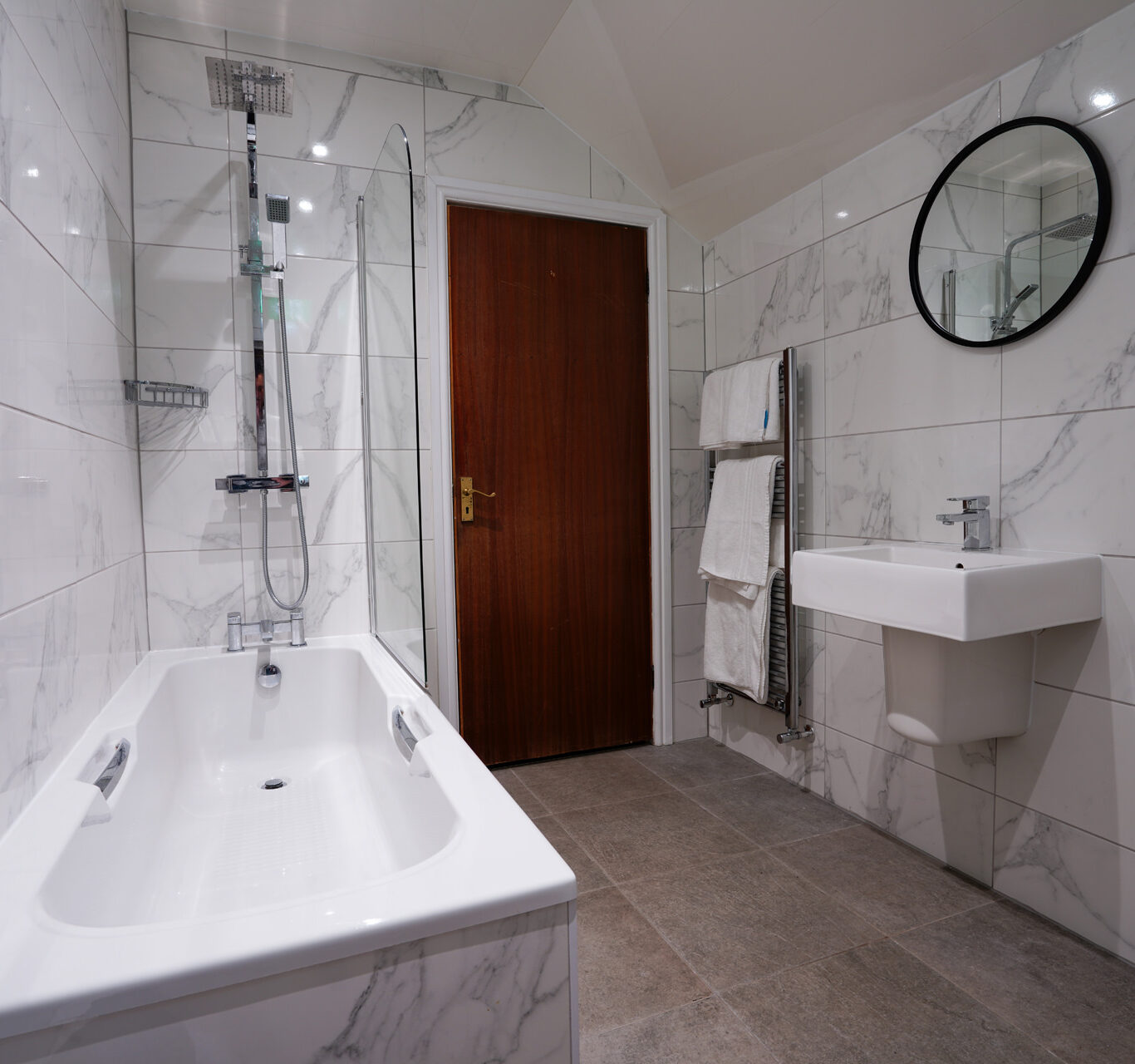 Exec Family 301 Bathroom